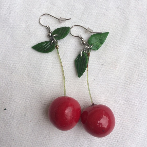 Retro Vtg style luscious dangling cherry earrings - Picture 5 of 6